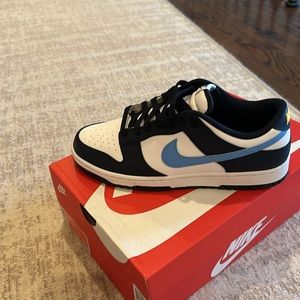 These are very cool low dunks if you’re a UNC fan they are great!